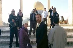 Israeli Knesset member, over 100 settlers storm al-Aqsa Mosque