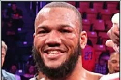 Un boxeur américain musulman s’empare des titres WBA et IBF des super-welters en plein Ramadan