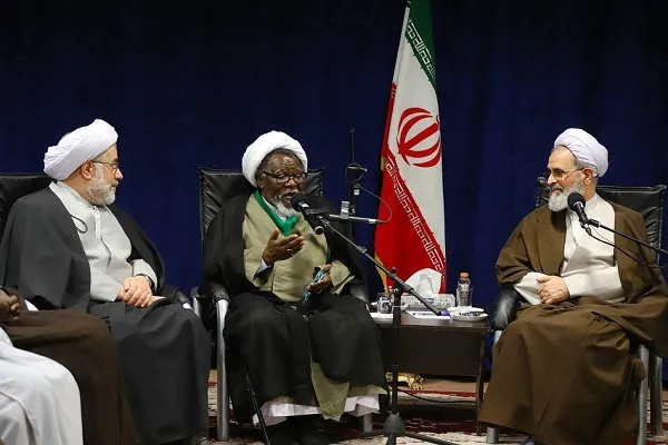 تقدیر از مجاهدت‌های شیخ ابراهیم زکزاکی + عکس