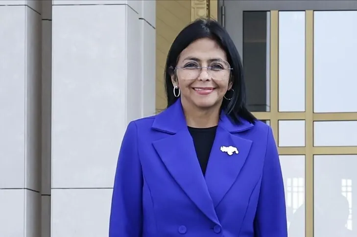 Maduro'nun yardımcısı Delcy Rodriguez yemin ederek Geçici Devlet Başkanı oldu