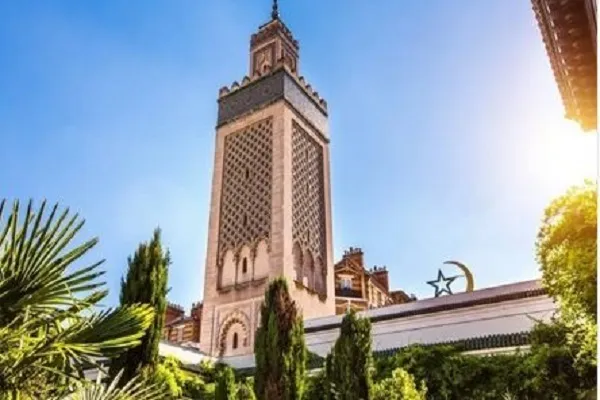 Paris Böyük Məscidi müsəlmanlara qarşı yayımlanan hesabatı pislədi