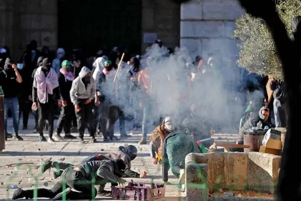 ردود أفعال فلسطينية على إعتداء قوات الاحتلال على المصلين في الأقصى
