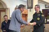 تجلیل معاون هماهنگ‌کننده سازمان عقیدتی سیاسی فراجا از خانواده شهید «ناصر هوشیار»