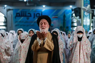 برگزاری نماز جماعت باشکوه دانش آموزی