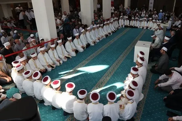 Turkey: Opisyal na Nagpaparangal sa mga Batang mga Magsasaulo ng Quran
