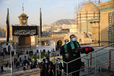مراسم برافراشته شدن پرچم عزای حسینی بر گنبد آستان مقدس حضرت عبدالعظیم حسنی(ع) در شهر ری