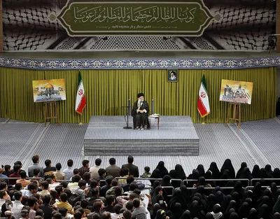 دیدار دانش‌آموزان و دانشجویان