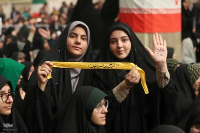 دیدار هزاران نفر از دانش‌آموزان و دانشجویان با رهبر انقلاب