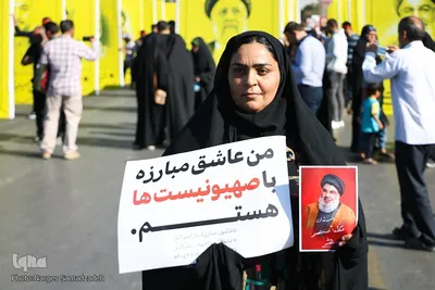 بدرقه پیکر شهید نیلفروشان تا خانه ابدی