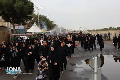 پیاده‌روی دلدادگان اربعین حسینی در خمینی‌شهر