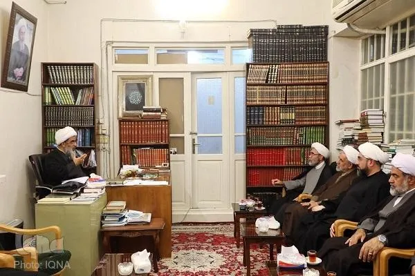 ضرورت تحلیل مبانی فکری امام راحل و رهبری در مراسمات