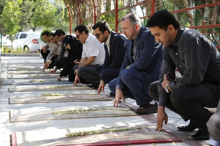 میثاق دوباره جهادگران فارس با شهدا/ برای اشاعه فرهنگ قرآنی تلاش می‌كنیم
