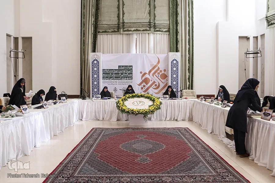 استفاده از داوران تراز اول در ترکیب هیئت داوری بانوان/ رقابت نسبی در روز نخست