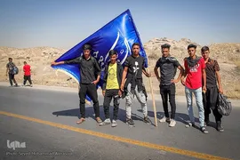 زائران پیاده حرم مطهر امام رضا (ع)