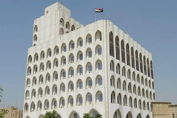 الخارجية العراقية تعقد اجتماعاً طارئاً وتستدعي السفيرين الأميركي والبريطاني