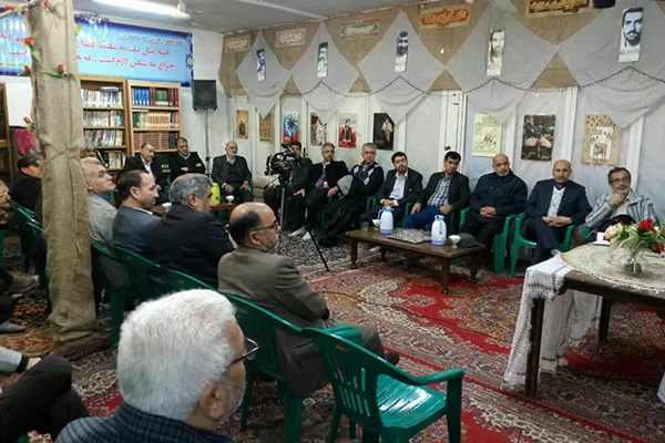 نشست صمیمانه پیشکسوتان گردان رزمی مخابرات لشکر نصر