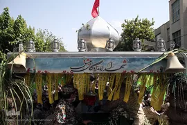 مراسم تشییع پیکر مطهر شهید مدافع حرم «جواد الله‌کرم» در محله مهرآباد جنوبی