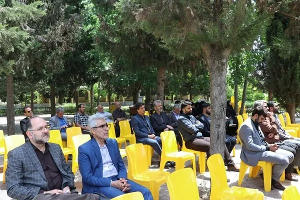 آیین گرامی‌داشت مقام والای شهدای خدمت در جوار بارگاه شهدای گمنام دانشگاه مازندران