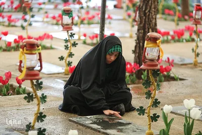 زیارت اهل قبور در آخرین پنجشنبه سال