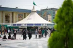 خادمی رزمندگان لشکر‌۱۴ امام حسین(ع) اصفهان در چایخانه حضرت رضا(ع)