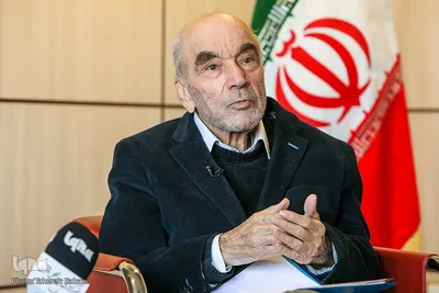 رضا داوری اردکانی فیلسوف و متفکر ایرانی