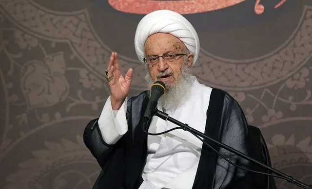 آیت‌الله مکارم شیرازی: آمریکا برده پول‌های کثیف است