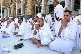 نیایش زائران در مسجدالحرام