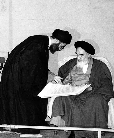 سیدعلی خامنه‌ای از تولد تا رهبری
