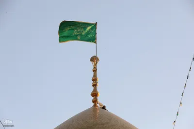 افراشتن پرچم عزا در حرم حضرت معصومه(س)
