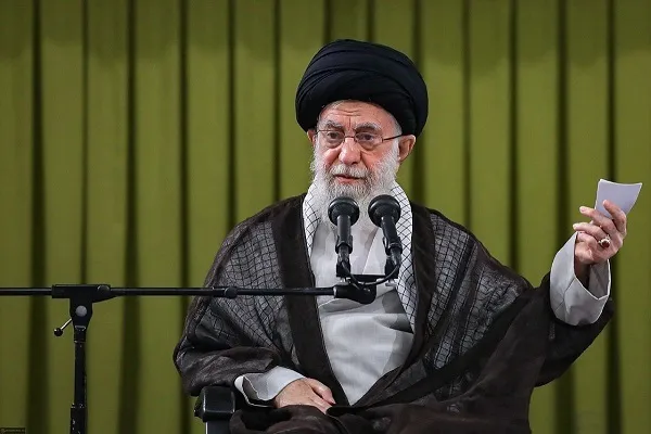 Hinimok ni Ayatollah Khamenei ang mga Mag-aaral ng US na Maging Kilala sa Quran