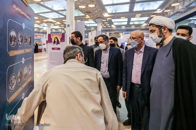 بازدید وزیر علوم از نمایشگاه قرآن