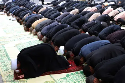 اقامه نماز ظهر عاشورا در اهر