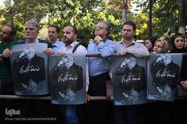 مراسم تشییع جنازه عزت الله انتظامی
