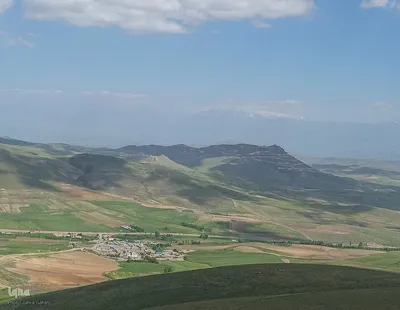 طبیعت بهاری ارتفاعات سامبران در جاده اهر
