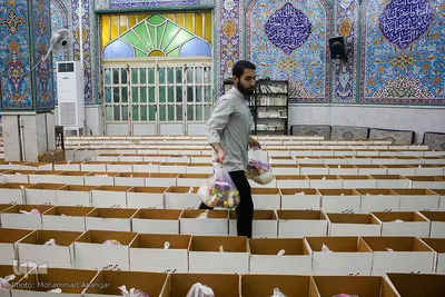 آماده‌سازی بسته‌های ارزاق «طرح ضیافت امام حسن مجتبی(ع)» در اهواز 
