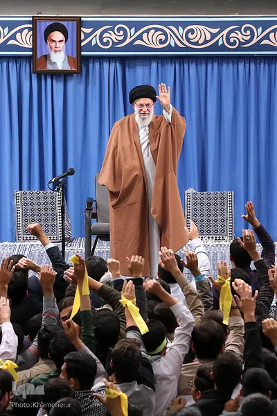 دیدار دانش‌آموزان و دانشجویان با رهبر انقلاب اسلامی