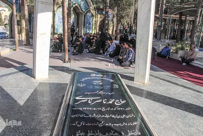 غبارروبی مزار شهدای خراسان جنوبی توسط خبرنگاران