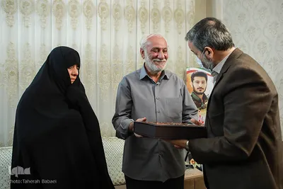 دیدار جامعه قرآنی با خانواده شهید وحید زمانی‌نیا