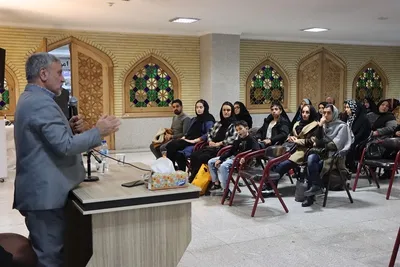 آموزش آداب و اسرار نماز در نمایشگاه قرآن تبریز