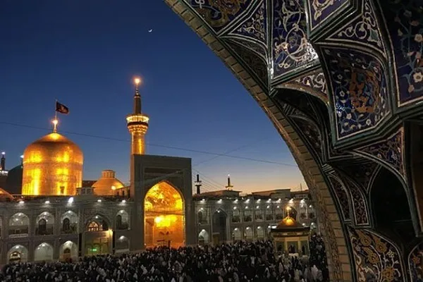 پزشک ۴۰ ساله فرانسوی در حرم مطهر رضوی مسلمان شد