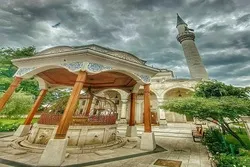 Bosniyanın tarixi Fərhadiyyə məscidi - Foto