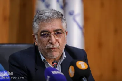 بازدید وزیر آموزش و پرورش از پژوهشگاه رویان