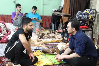 اعتکاف جوانان ملایر در مساجد در مراسم معنوی اعتکاف‎‎