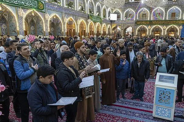 Ширкаткунандагони ҷоизаи байналмилалии Ал-Амид ба зиёрати остони Аббосӣ (а) мушарраф шуданд
