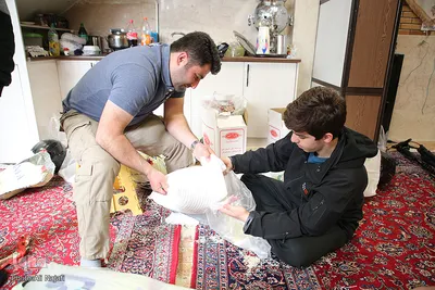 تقسیم مهربانی با نیازمندان در آستانه سال نو