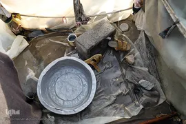 توزیع ۳۰۰بسته معیشتی اقلام ضروری مواد غذایی «هم نمک» میان خانواده های بی بضاعت و محروم روستاهای جازموریان، در جنوب کرمان