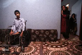 توزیع لوازم التحریر هم نمک در جازموریان