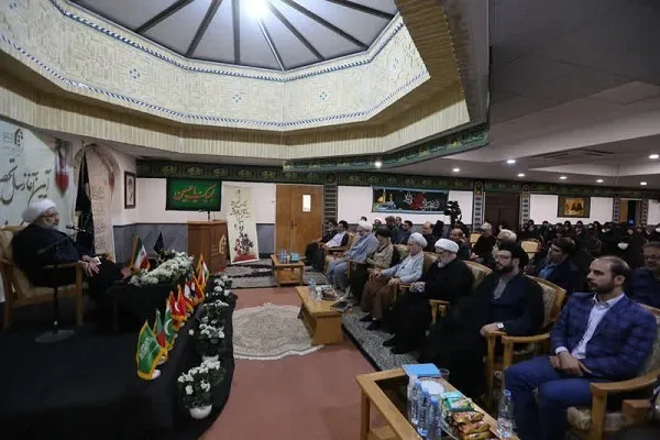 جامعةالمصطفی نمونه یک زن مسلمان و عفیف را به عالم ارائه می‌کند