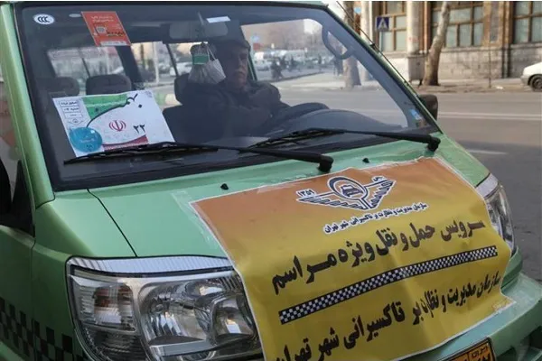 سرویس‌رسانی رایگان ۱۰۰ دستگاه تاکسی ون در روز ۲۲ بهمن