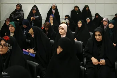 دیدار جمعی از شاعران و اهالی فرهنگ و ادب فارسی با ر هبر معظم انقلاب